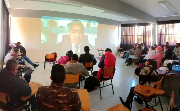 Analizan docentes en Puebla crear marco curricular común en bachilleratos
