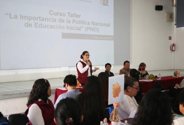 Capacita gobierno de Sergio Salomón a trabajadores de Educación Inicial