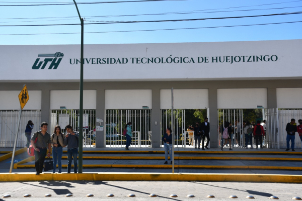 Reanuda clases Universidad Tecnológica de Huejotzingo: SEP